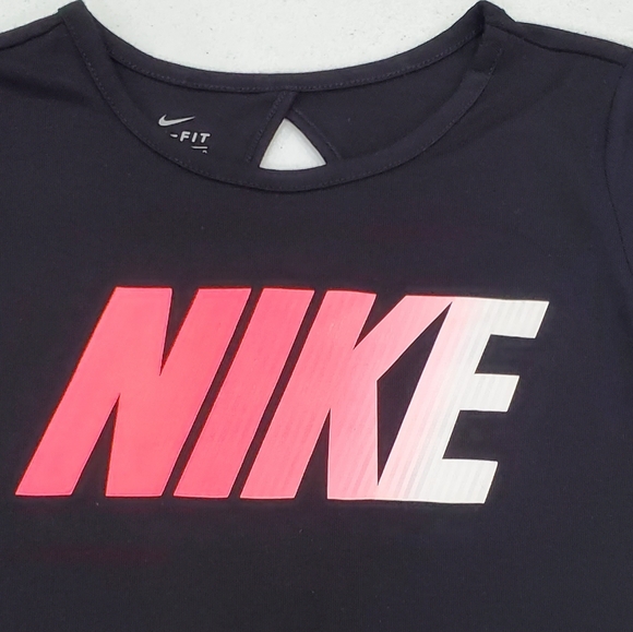🆕️ Nike Keyhole Top - Picture 3 of 5